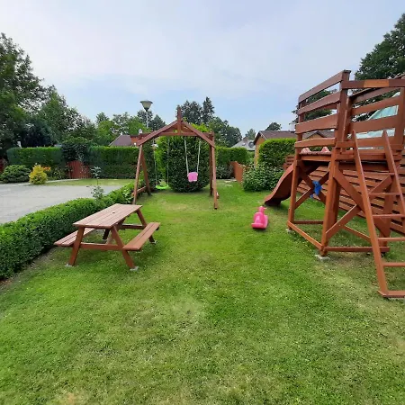 Drewniany Na Wiejskiej * 鲁比亚托沃