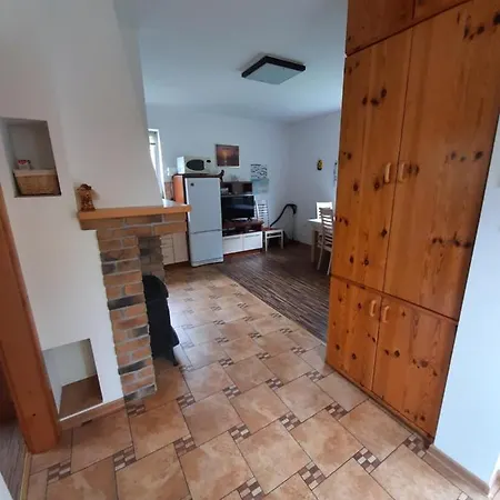 Drewniany Na Wiejskiej 假日公园 *